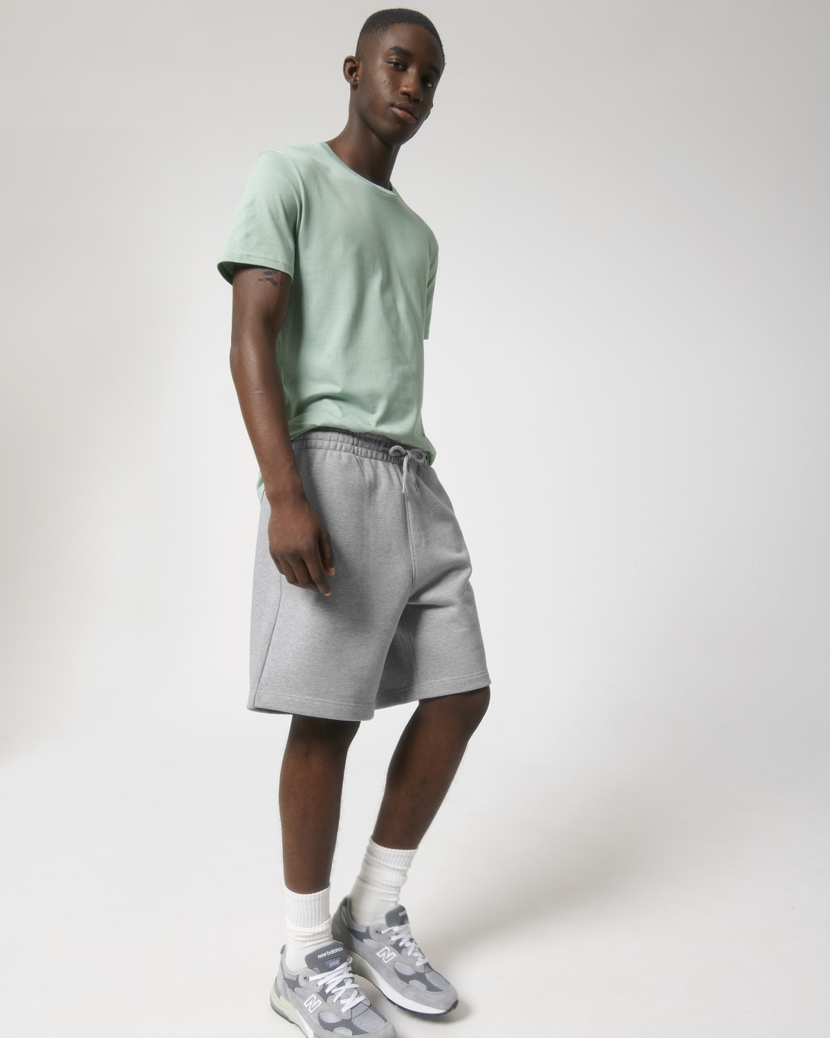 Stanley Stella Boarder Dry in Heather Grey – Modellansicht