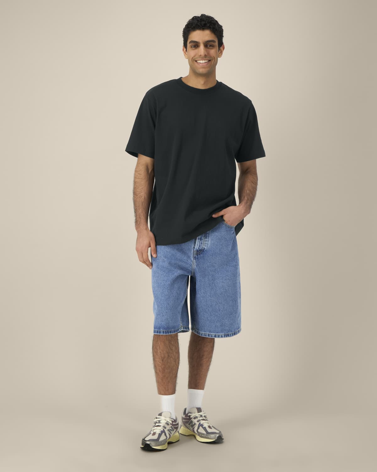 Stanley Stella Freestyler in Black – Modellansicht